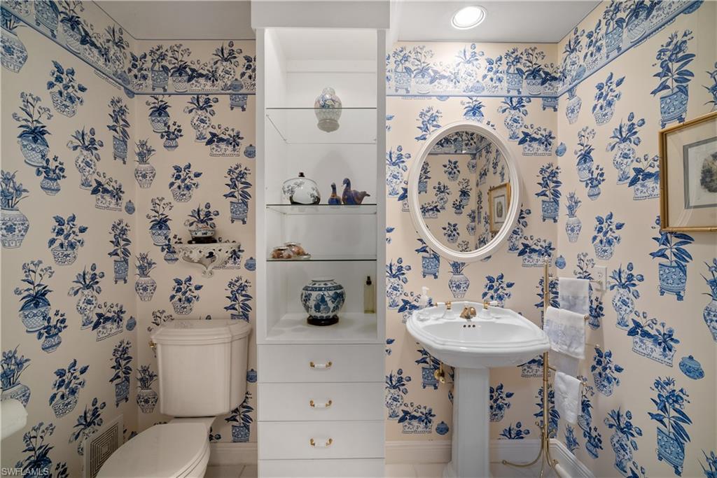 PINECREST AT PELICAN BAY - Residential