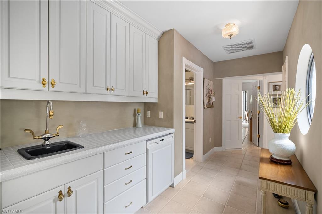 PINECREST AT PELICAN BAY - Residential