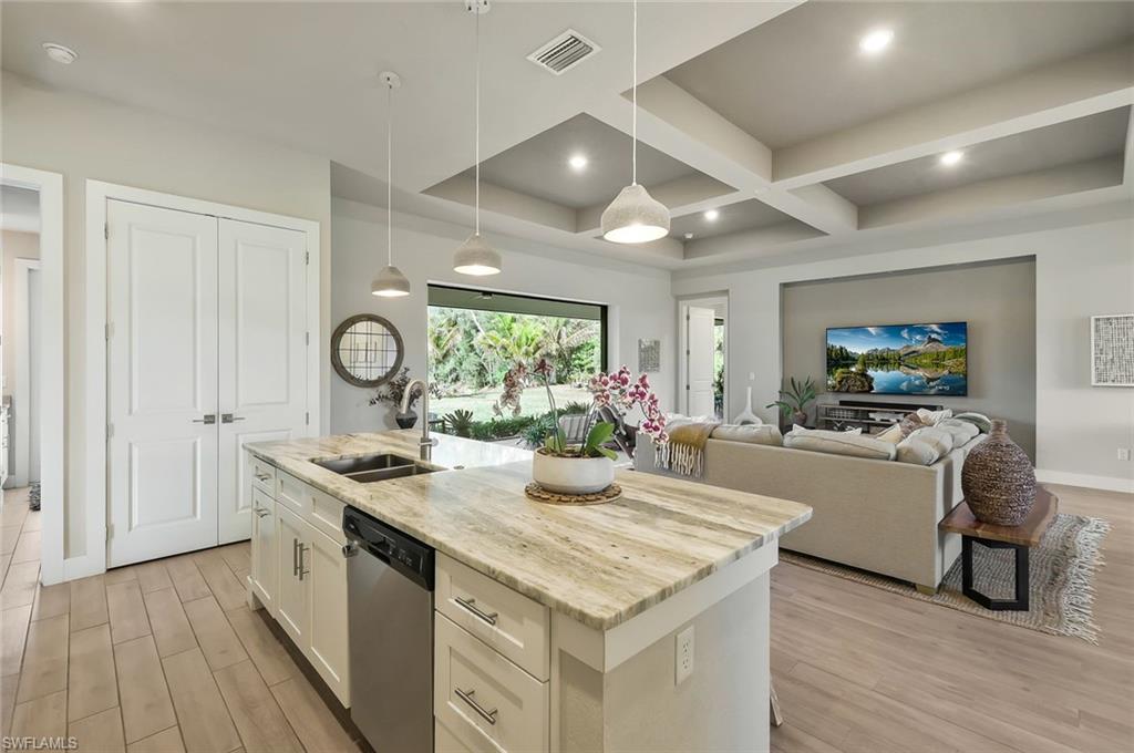 SAN CARLOS ESTATES - Residential