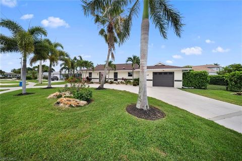 Photo of 441 Yellowbird ST, MARCO ISLAND, FL 34145 (MLS # 226017157)