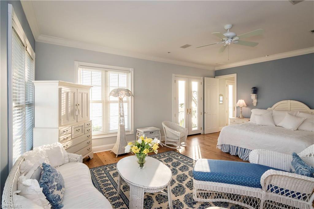 BAREFOOT BEACH - Residential