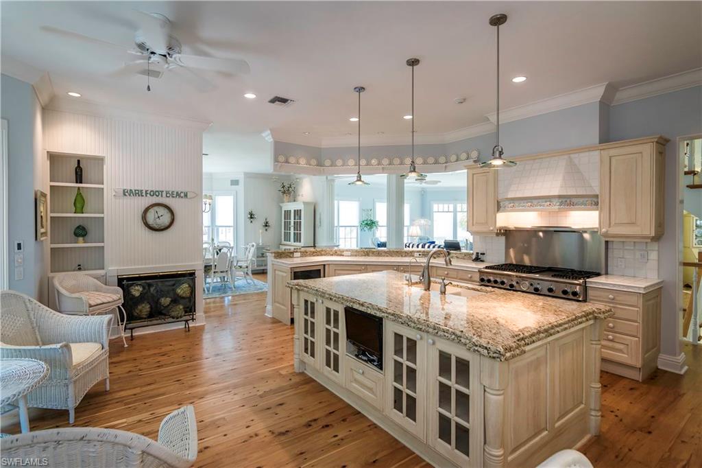 BAREFOOT BEACH - Residential