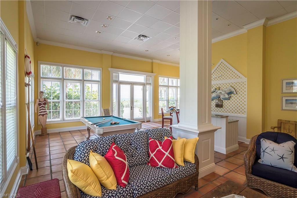 BAREFOOT BEACH - Residential