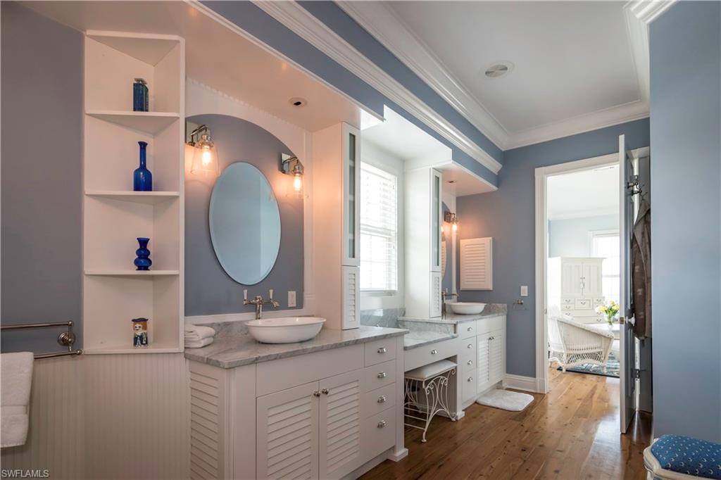 BAREFOOT BEACH - Residential