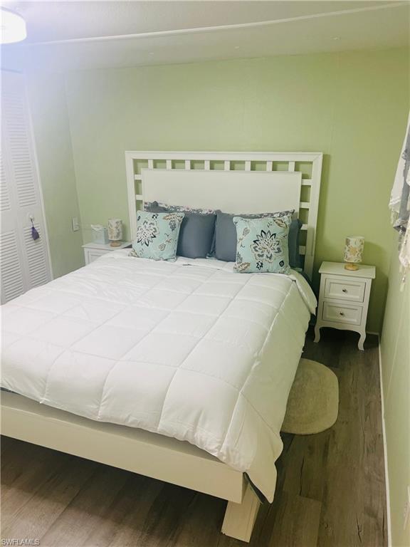 HOLIDAY MANOR - Residential