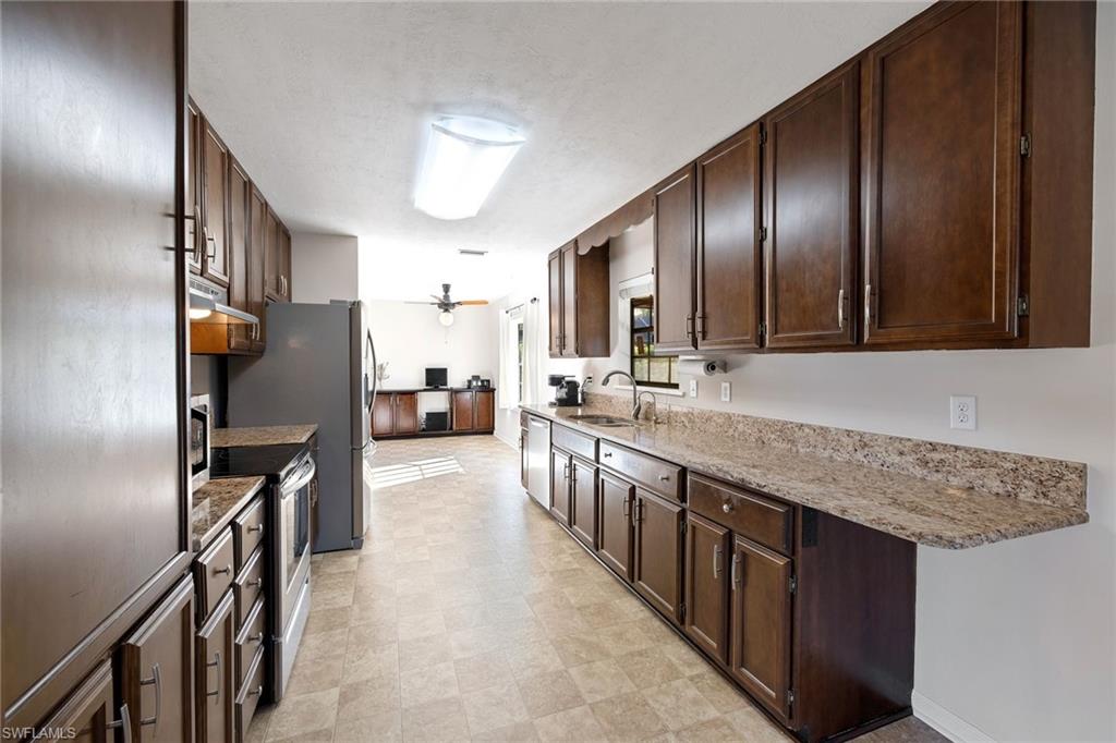 GOLDEN GATE CITY - Residential