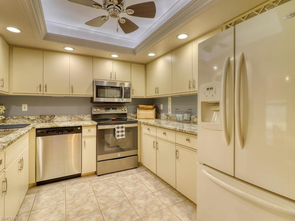 SABAL SPRINGS GOLF AND RACQUET CLUB - Residential