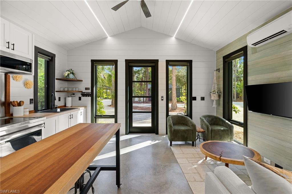 GOLDEN GATE ESTATES - Residential