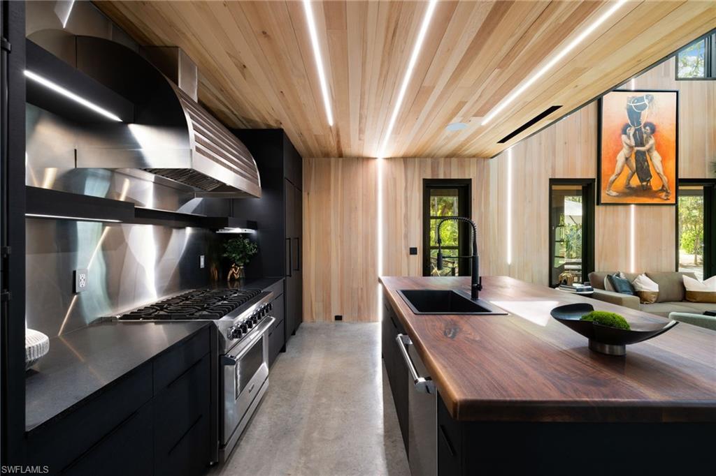 GOLDEN GATE ESTATES - Residential