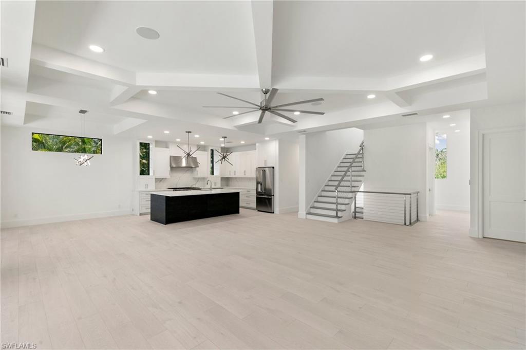 HIDEAWAY BEACH - Residential