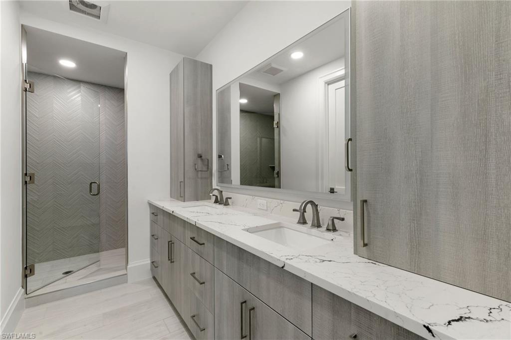 HIDEAWAY BEACH - Residential