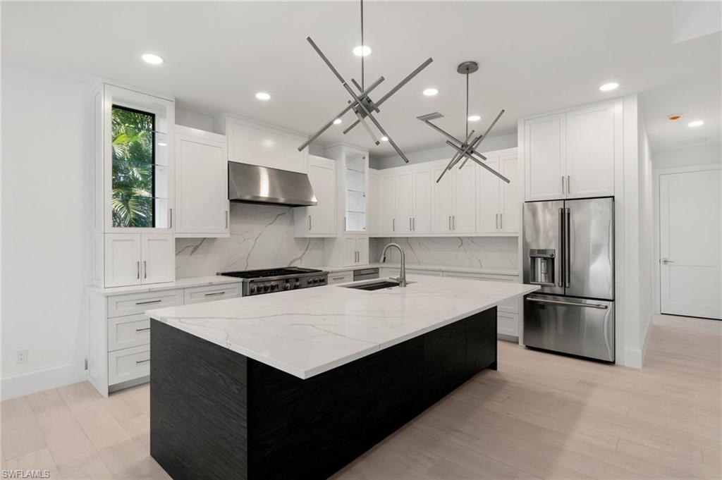 HIDEAWAY BEACH - Residential