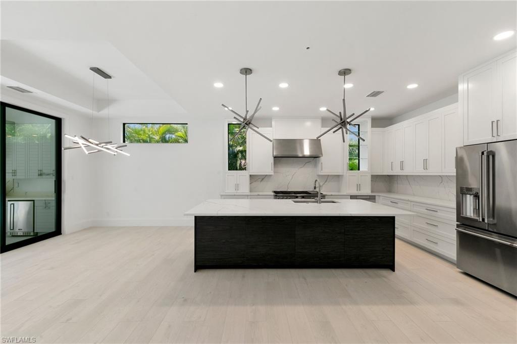 HIDEAWAY BEACH - Residential