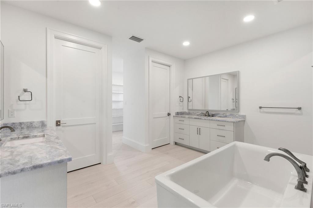 HIDEAWAY BEACH - Residential