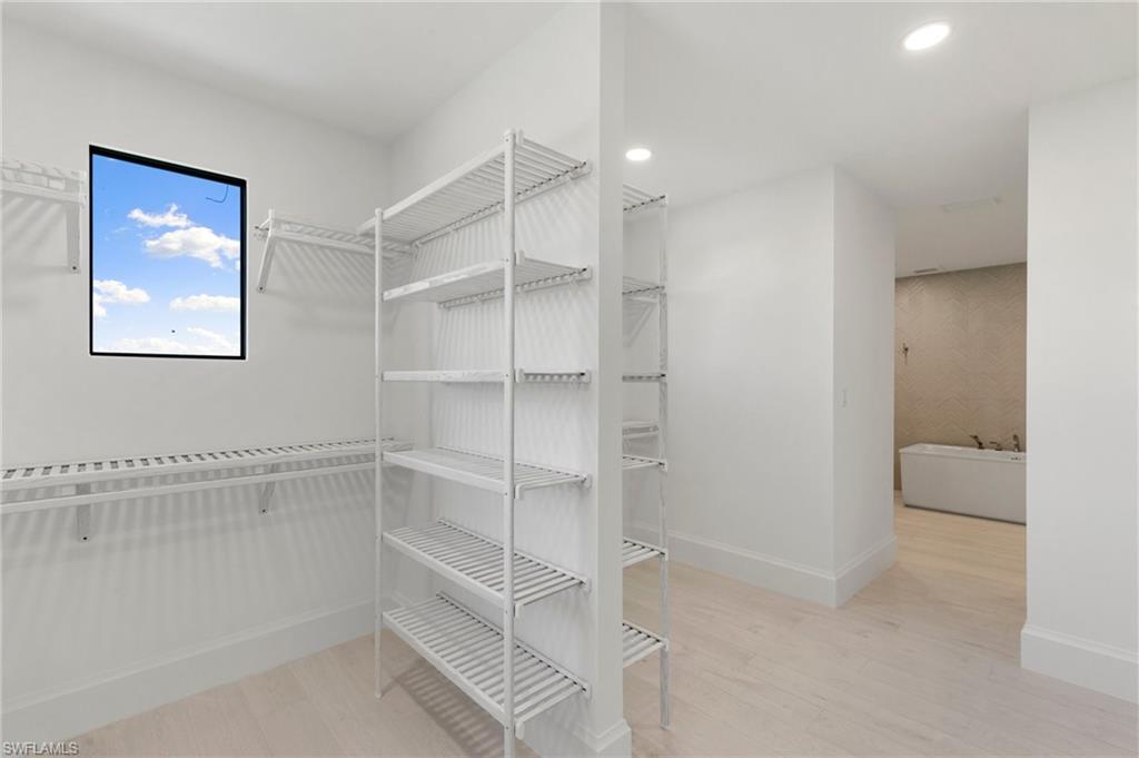 HIDEAWAY BEACH - Residential