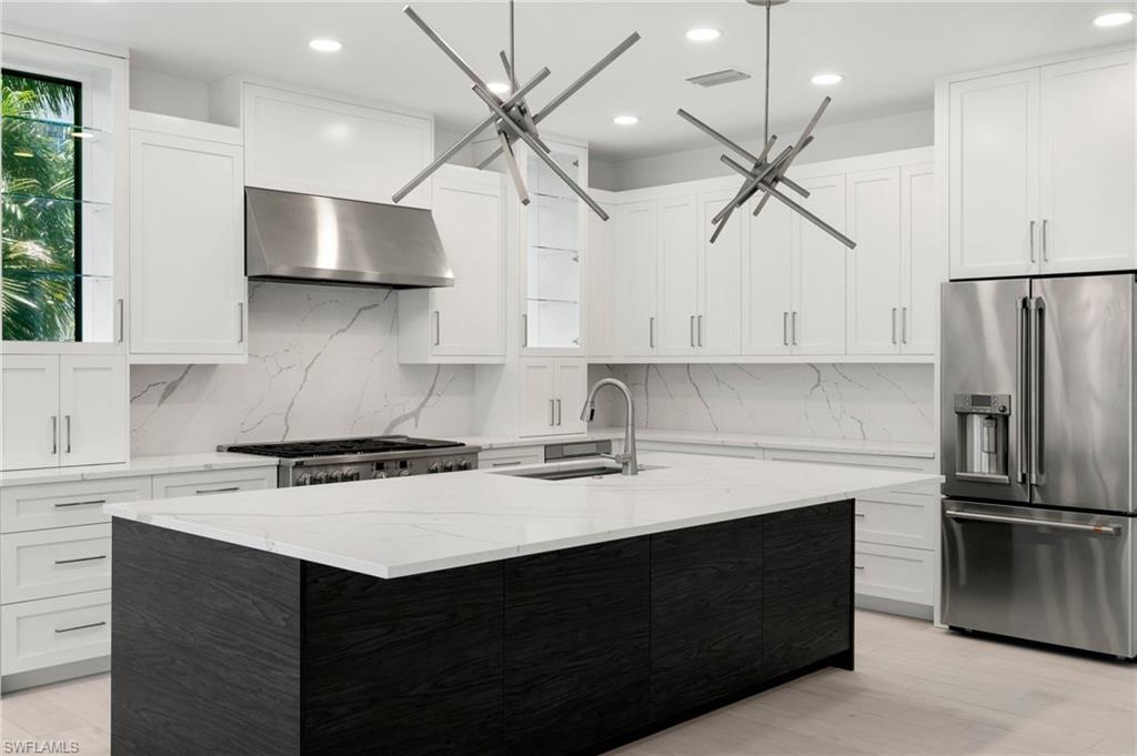 HIDEAWAY BEACH - Residential