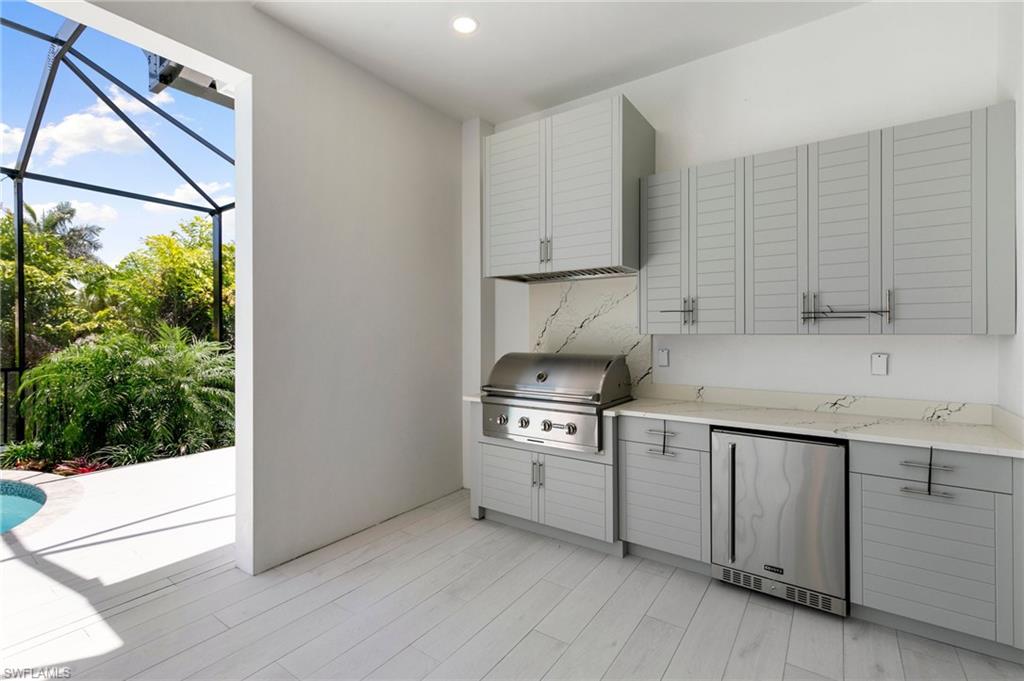 HIDEAWAY BEACH - Residential