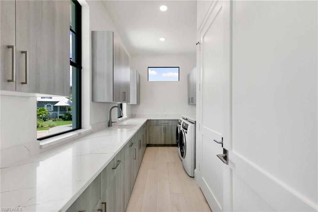 HIDEAWAY BEACH - Residential