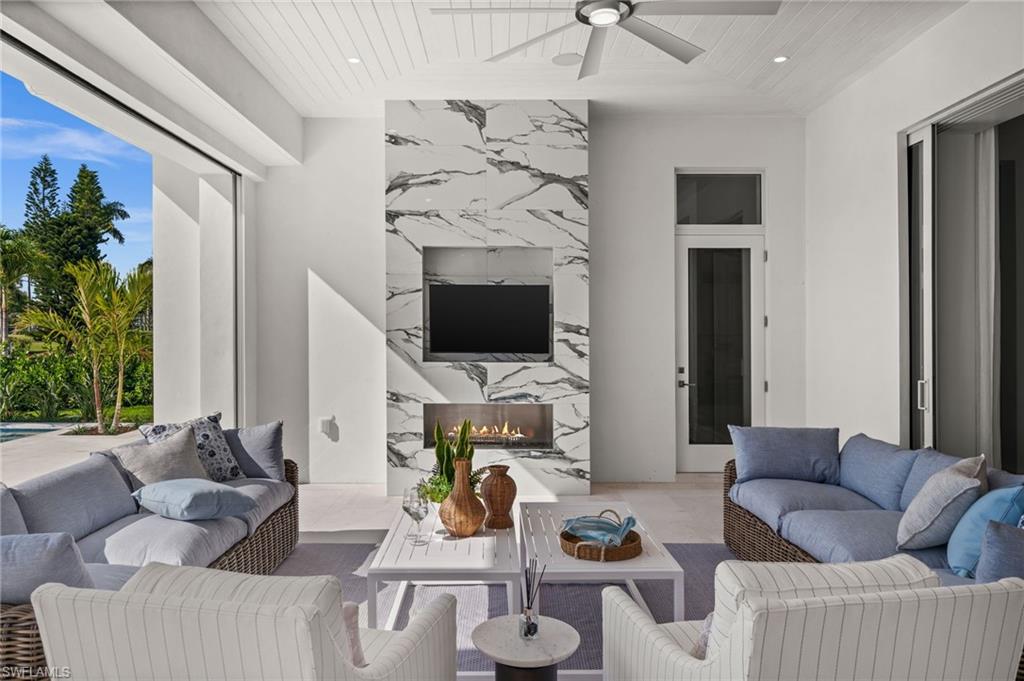 MOORINGS - Residential