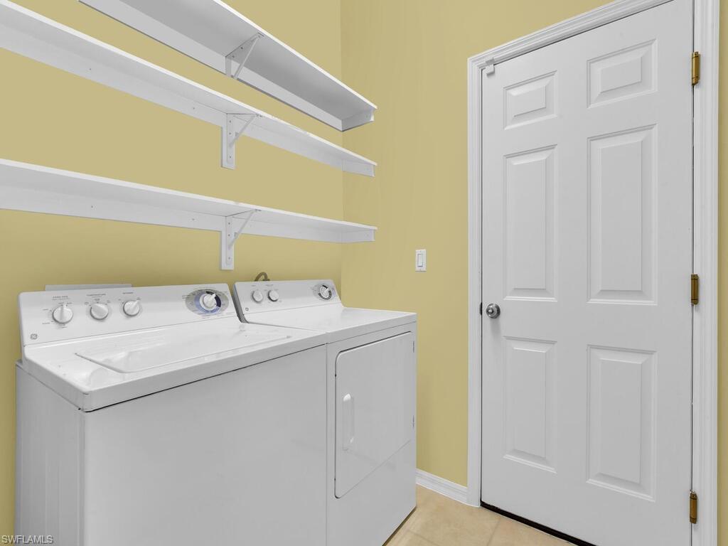 MAGNOLIA LAKES - Residential