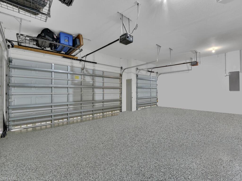 MAGNOLIA LAKES - Residential