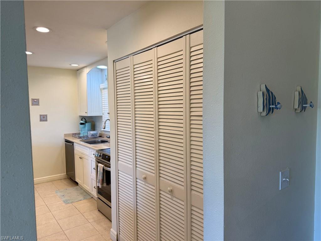 BLIND PASS CONDO - Residential
