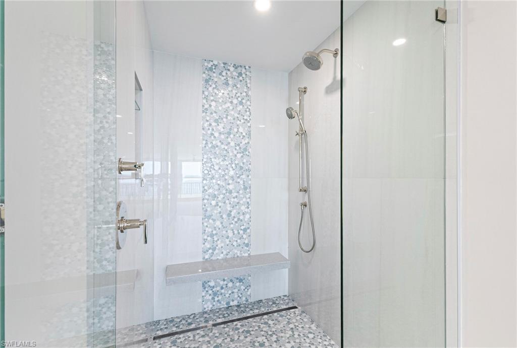 ADMIRALTY POINT - Residential