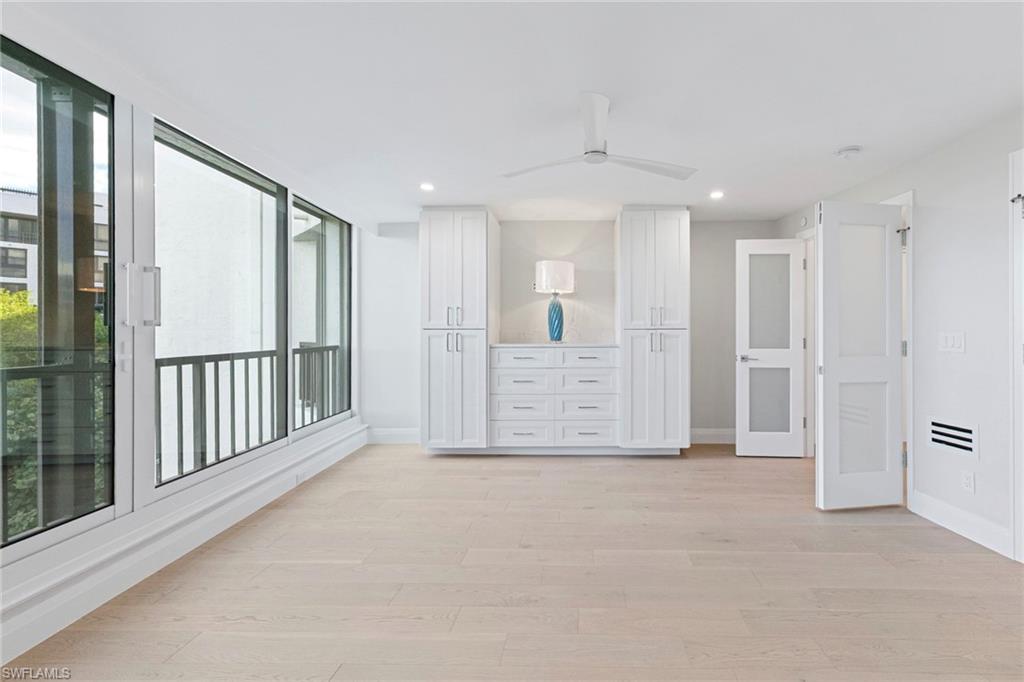 ADMIRALTY POINT - Residential