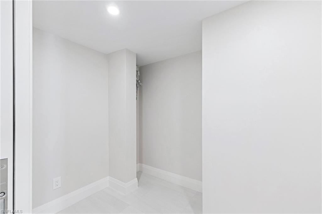 ADMIRALTY POINT - Residential