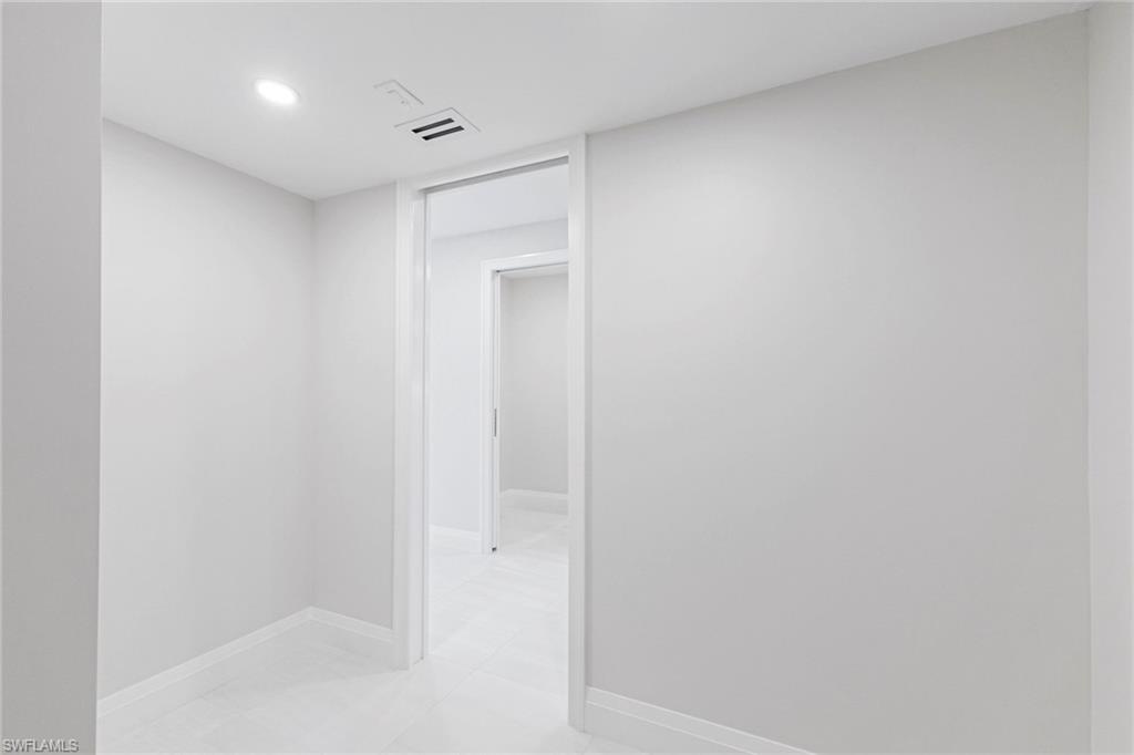 ADMIRALTY POINT - Residential