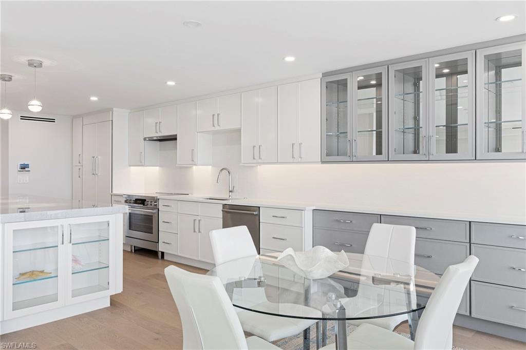 ADMIRALTY POINT - Residential