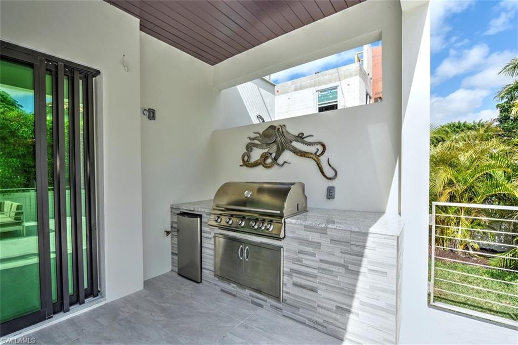 PARK SHORE - Residential