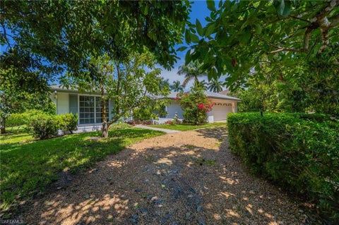Photo of 635 Wedge DR, NAPLES, FL 34103 (MLS # 226031979)