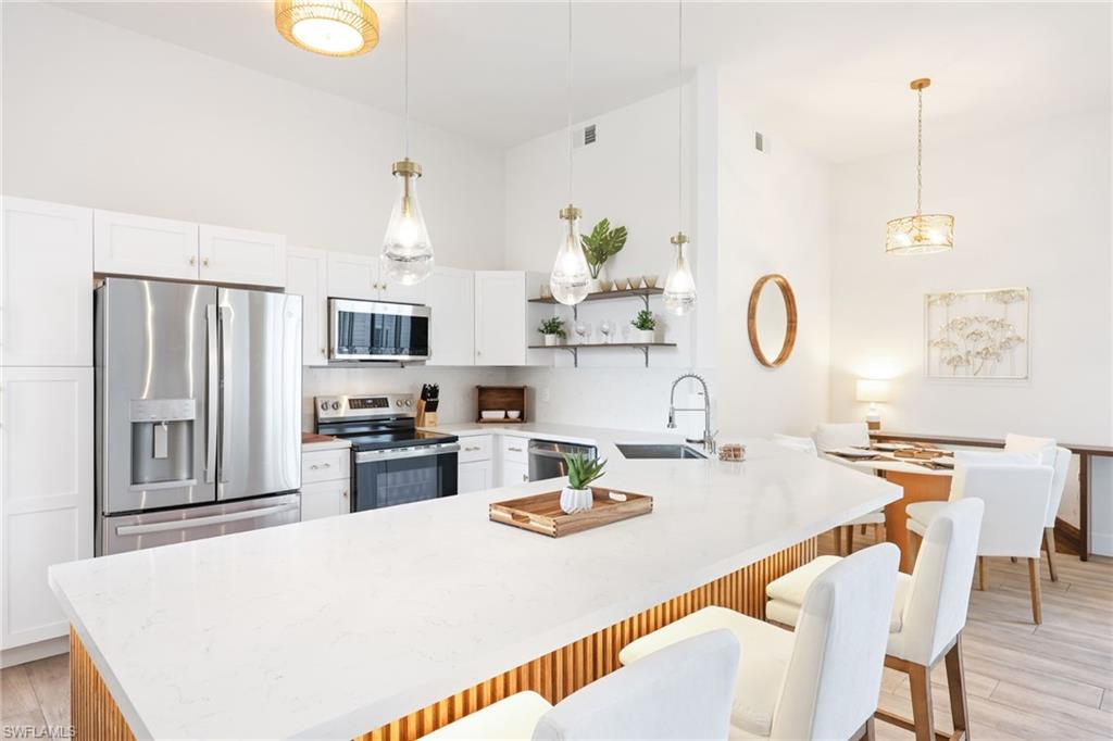 LAKESIDE GARDENS - Residential Lease