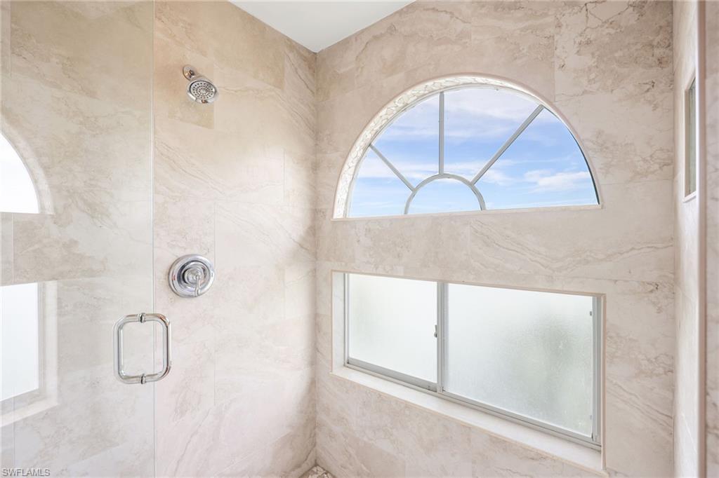 LAKESIDE GARDENS - Residential Lease