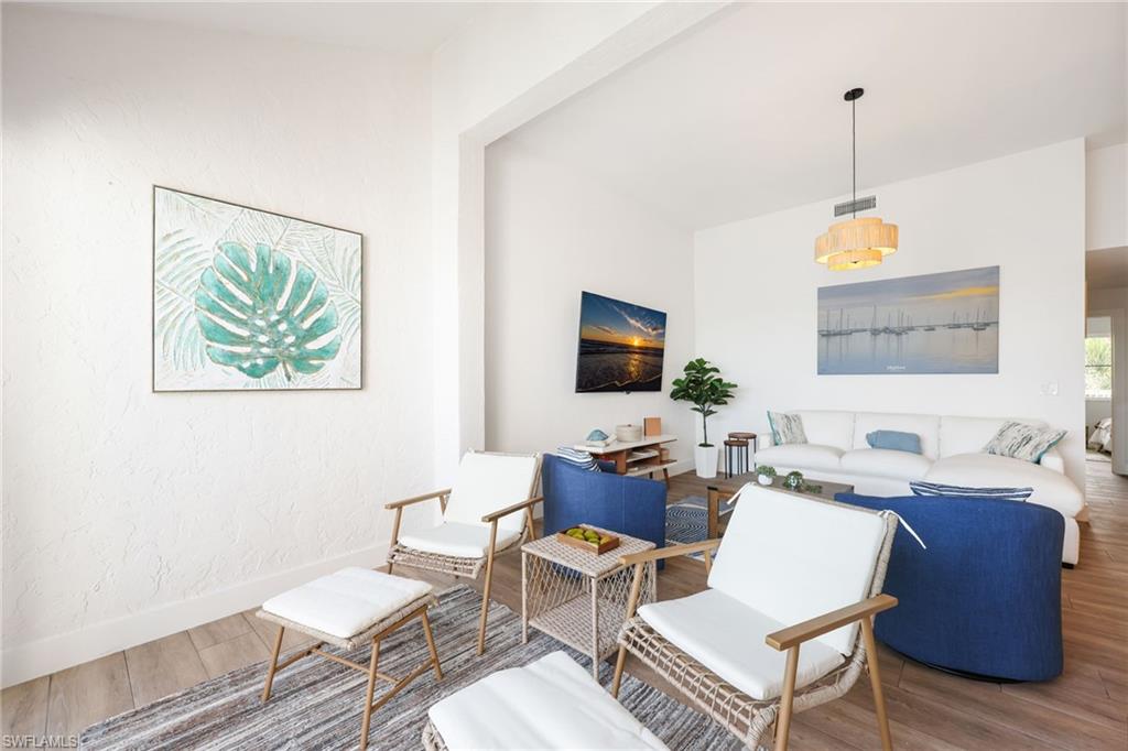 LAKESIDE GARDENS - Residential Lease