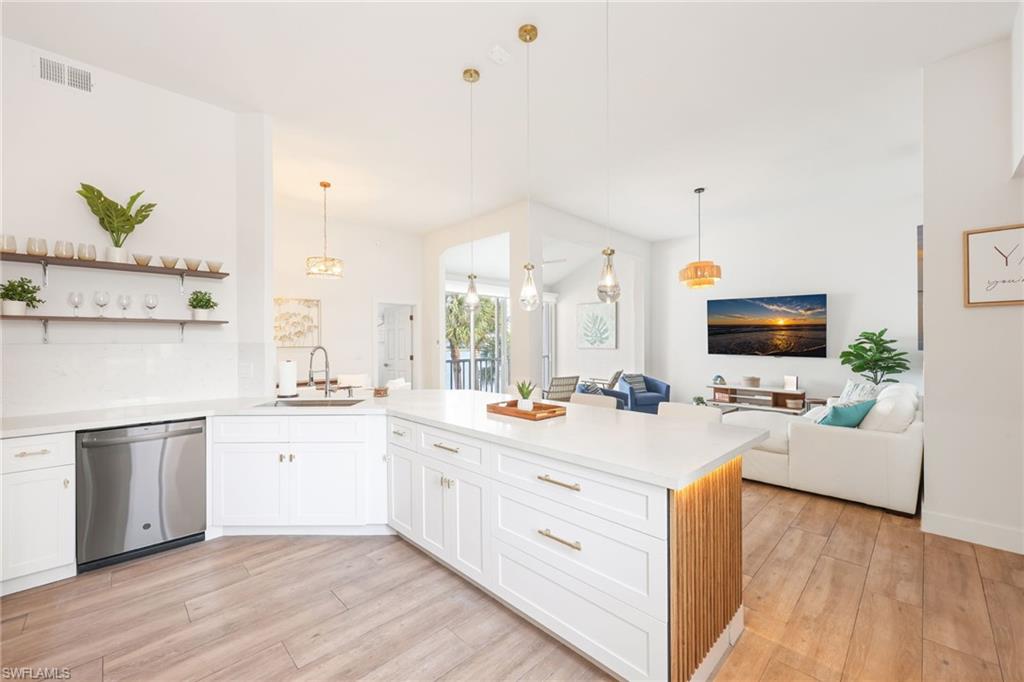 LAKESIDE GARDENS - Residential Lease