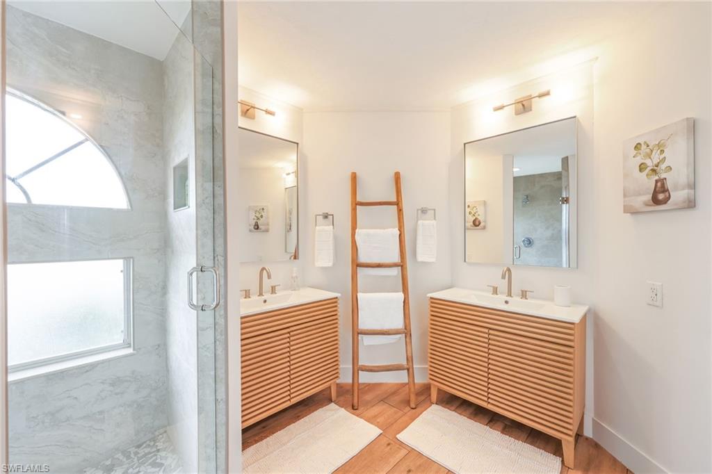 LAKESIDE GARDENS - Residential Lease