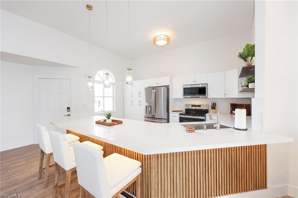 LAKESIDE GARDENS - Residential Lease