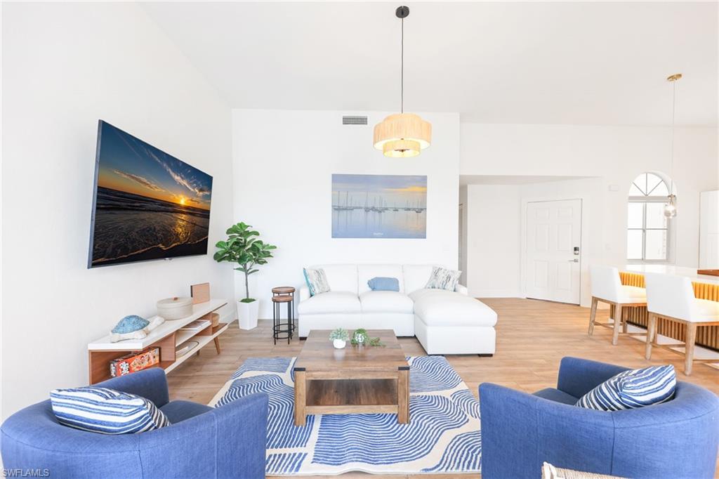 LAKESIDE GARDENS - Residential Lease