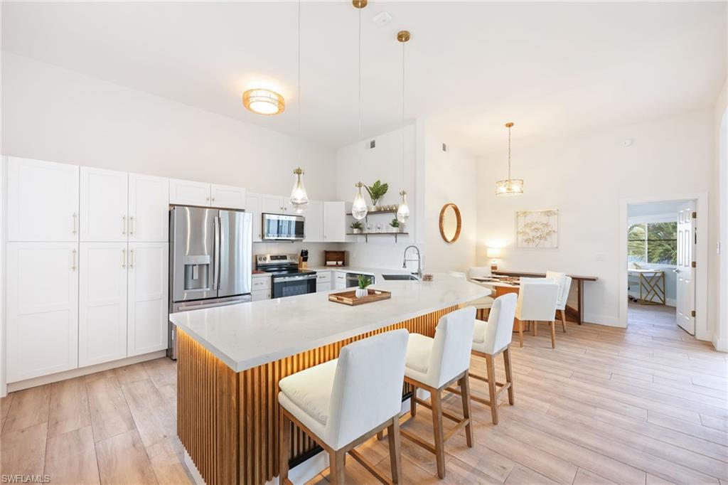 LAKESIDE GARDENS - Residential Lease