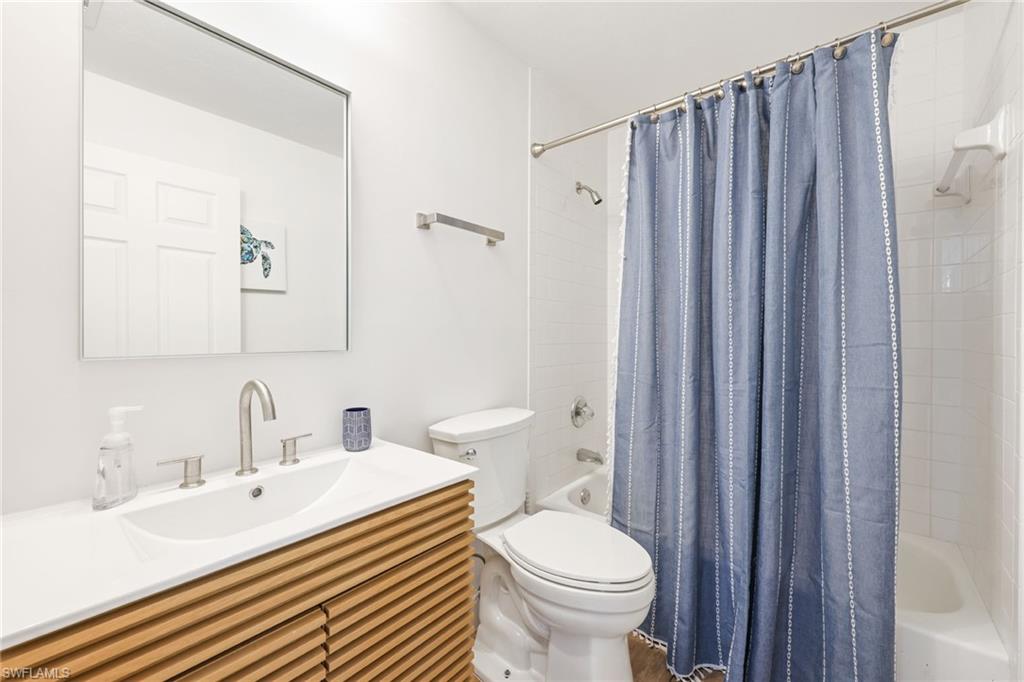 LAKESIDE GARDENS - Residential Lease