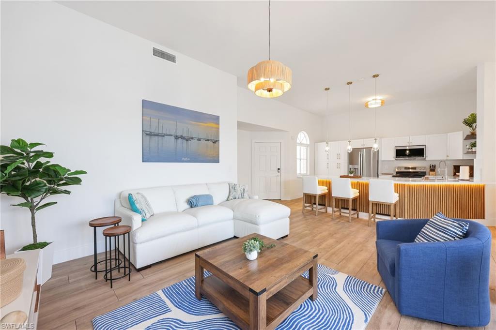 LAKESIDE GARDENS - Residential Lease