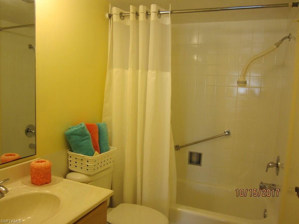 SEVEN LAKES - Residential