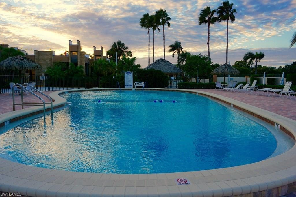 SEVEN LAKES - Residential