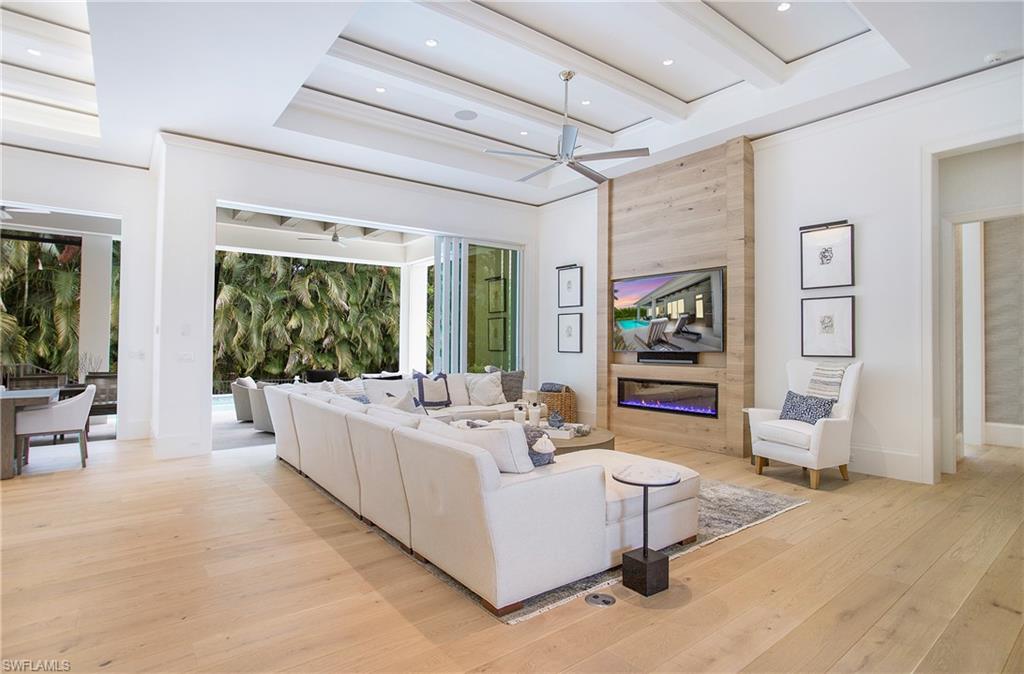 PARK SHORE - Residential