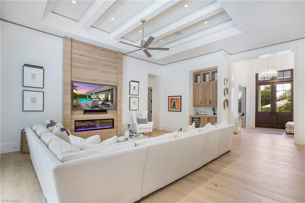 PARK SHORE - Residential