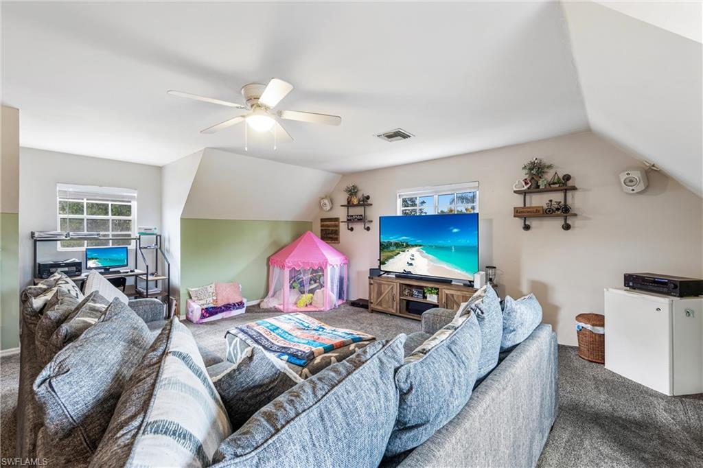 SAN CARLOS PARK - Residential