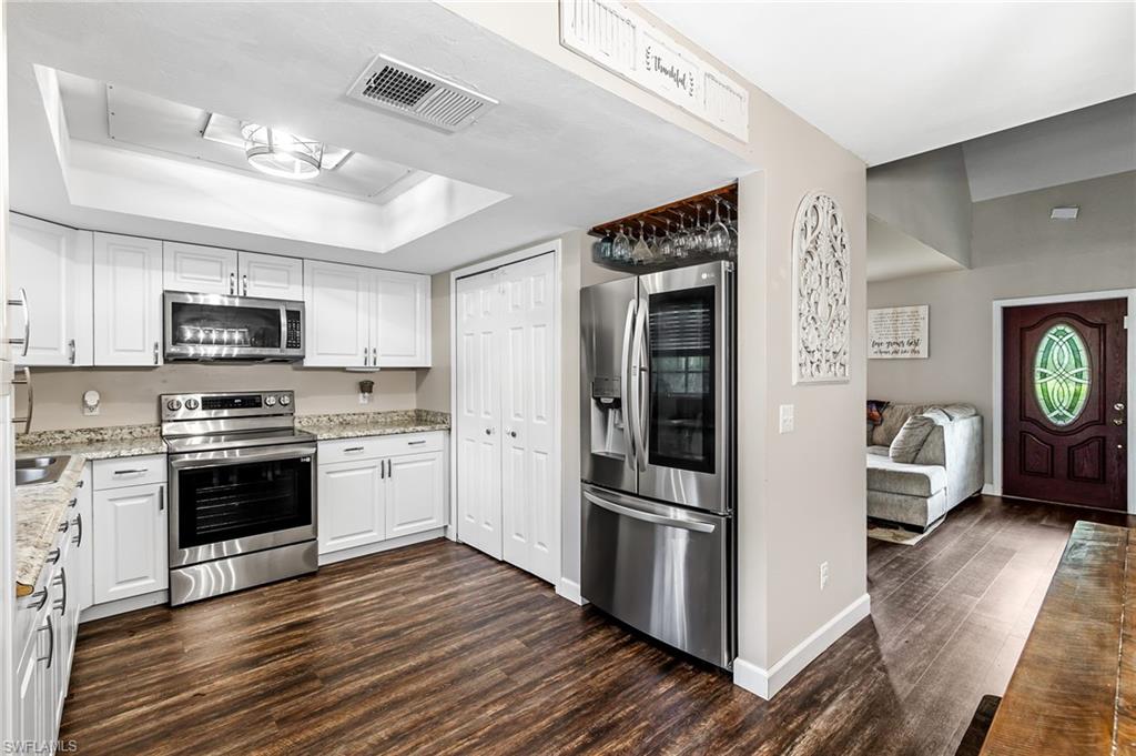 SAN CARLOS PARK - Residential