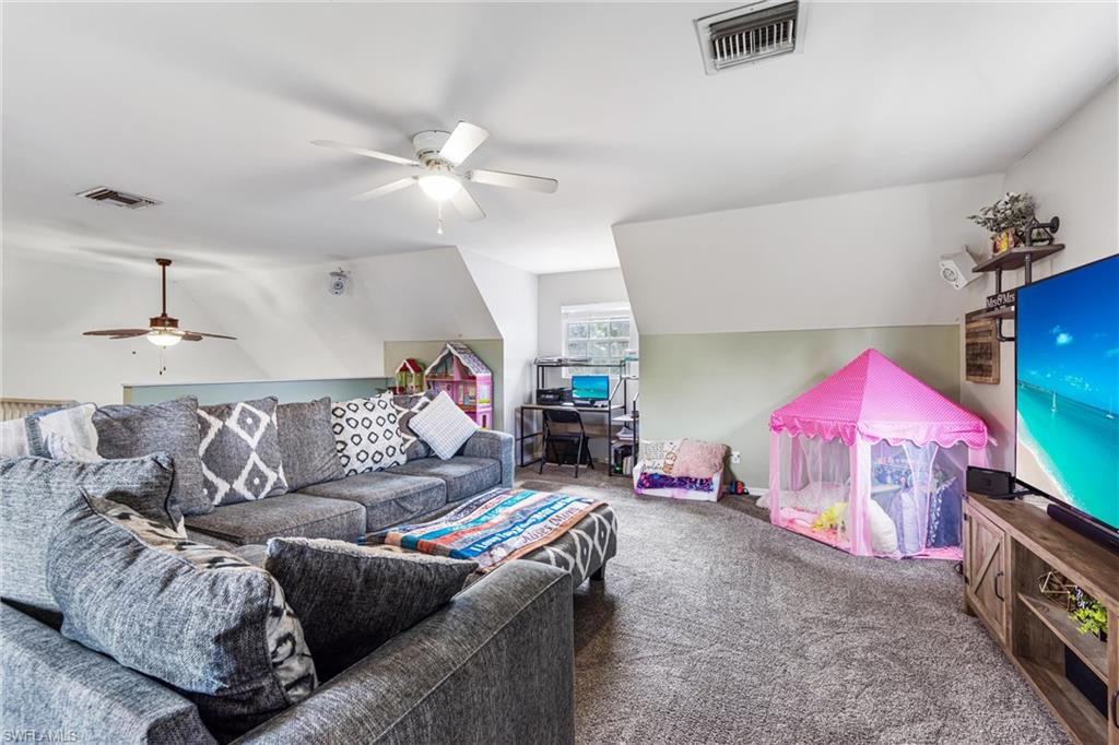 SAN CARLOS PARK - Residential